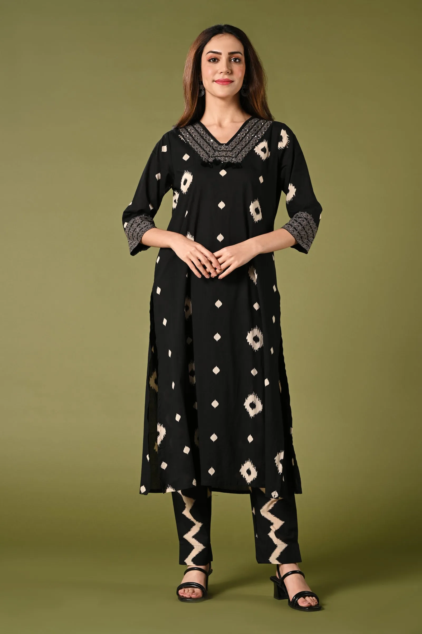Diamond printed black daily wear cotton straight kurti set with pant and printed dupatta.