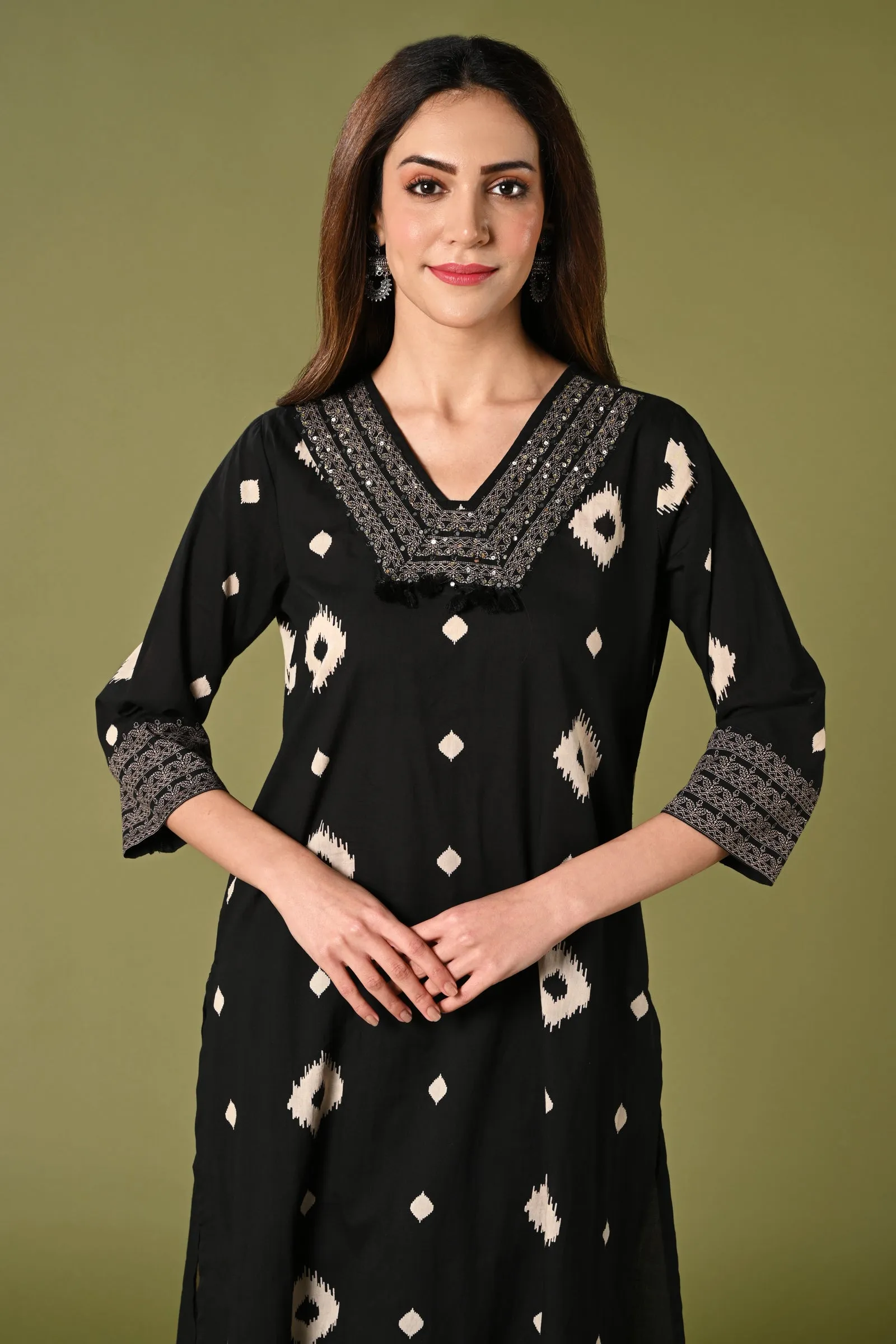 Diamond printed black daily wear cotton straight kurti set with pant and printed dupatta.