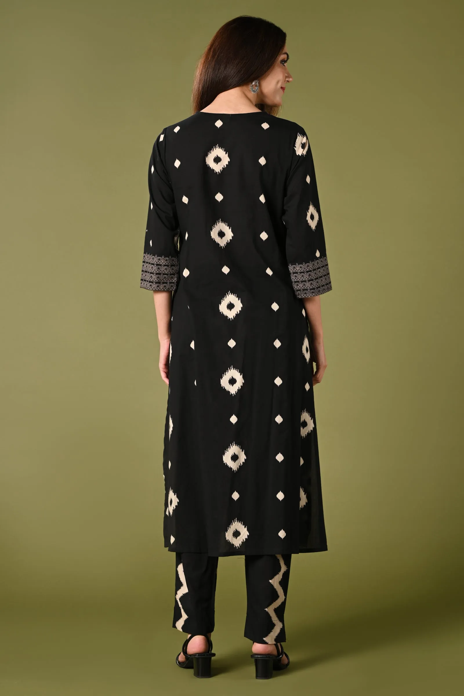 Diamond printed black daily wear cotton straight kurti set with pant and printed dupatta.