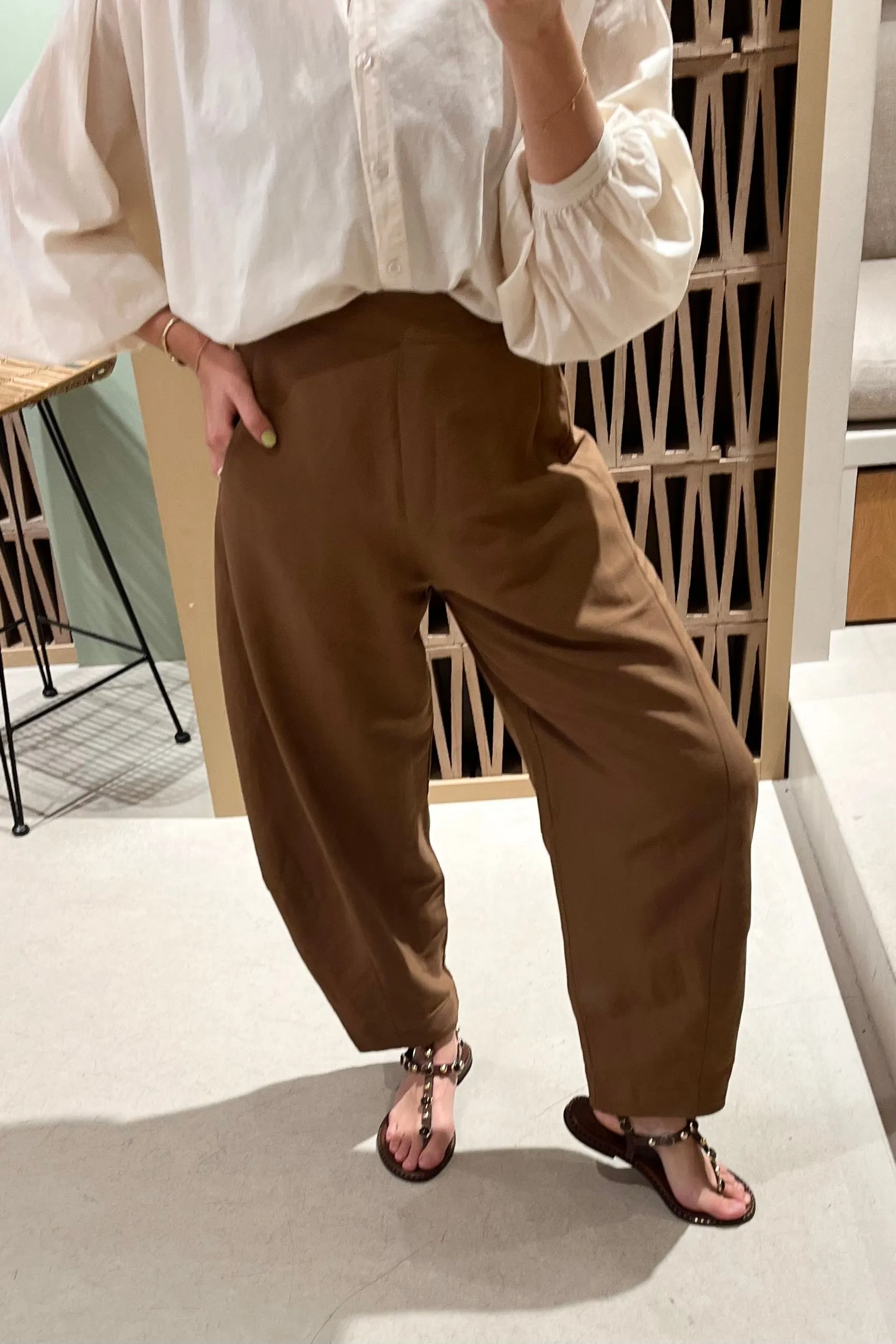 OVERSIZED HIGHWAIST PANTS BROWN